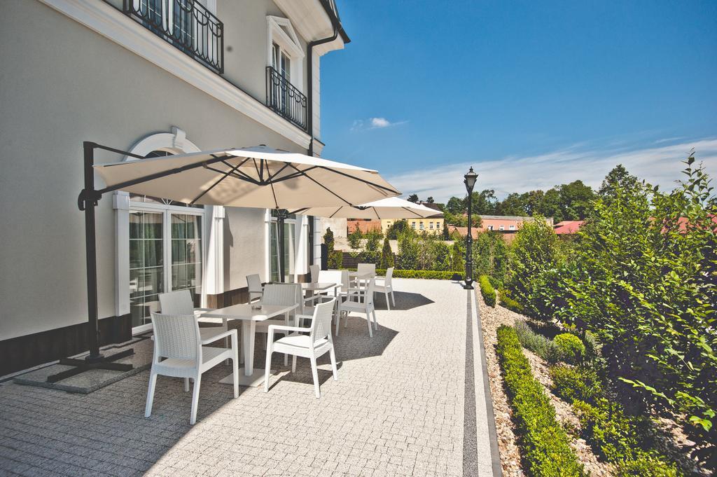 Hotel Toscania Włoszakowice Exterior foto
